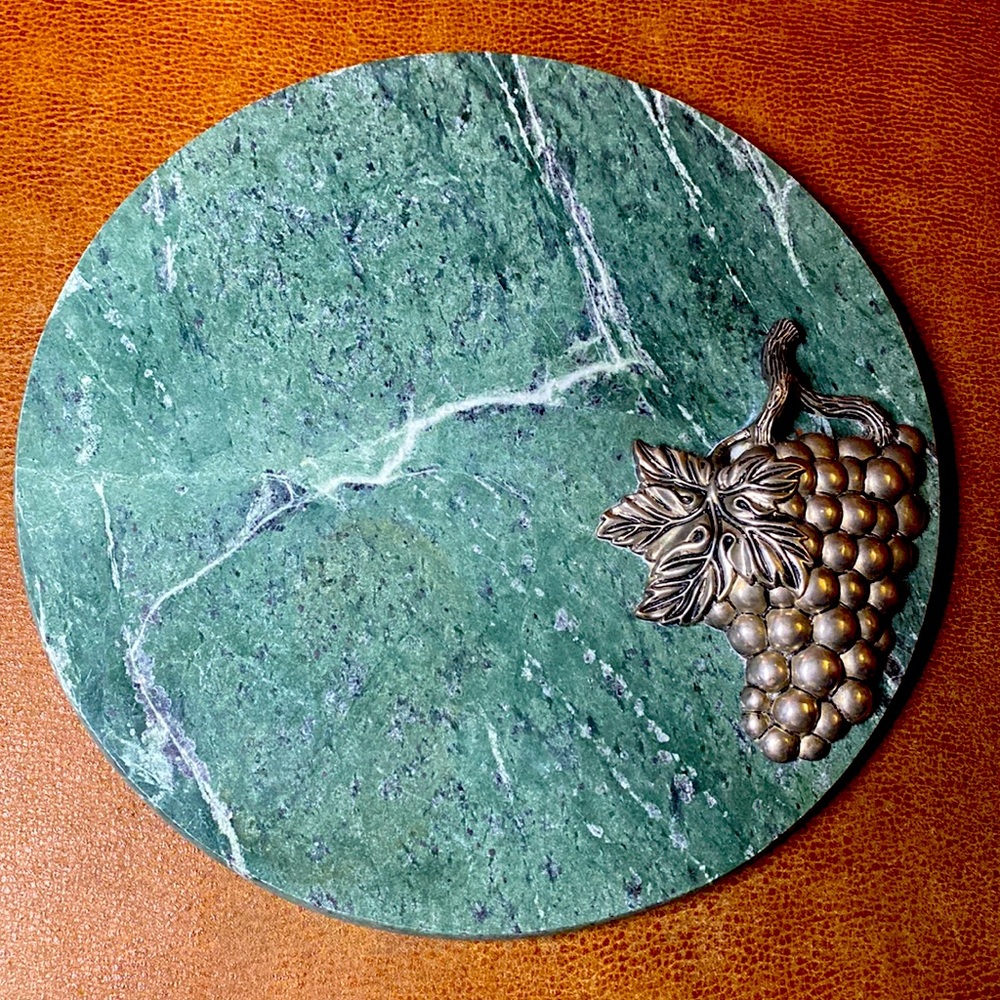 Godinger Silver Art Co Green Marble Cheese Board 10” Round Grapes